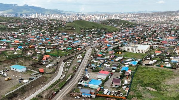 Шинэ суурьшлын бүс болох Богдын аманд 20 гэрийн буйр засаж, 18 гэр бариад байна